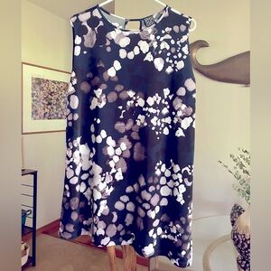 $99 Clara SunWoo asymmetrical artsy floral printed geo dot tunic top. Size Large